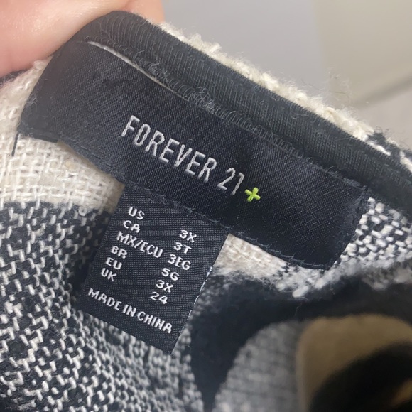 Forever 21 PLUS Black & White Plaid Wool Blend Mini Skirt - Picture 3 of 5